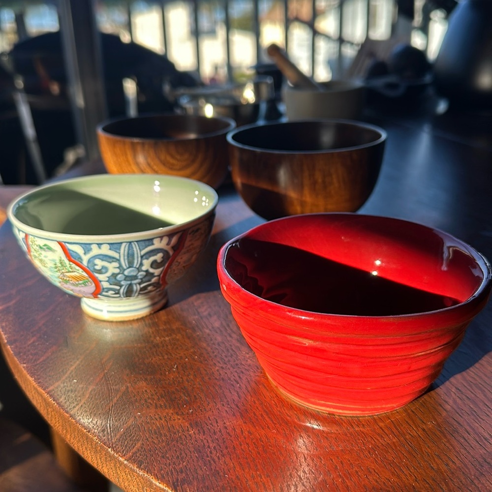 4 wee bowls. 3 from Japan: 2 wood and 1 ceramic w sweet painted theme +1 Italy